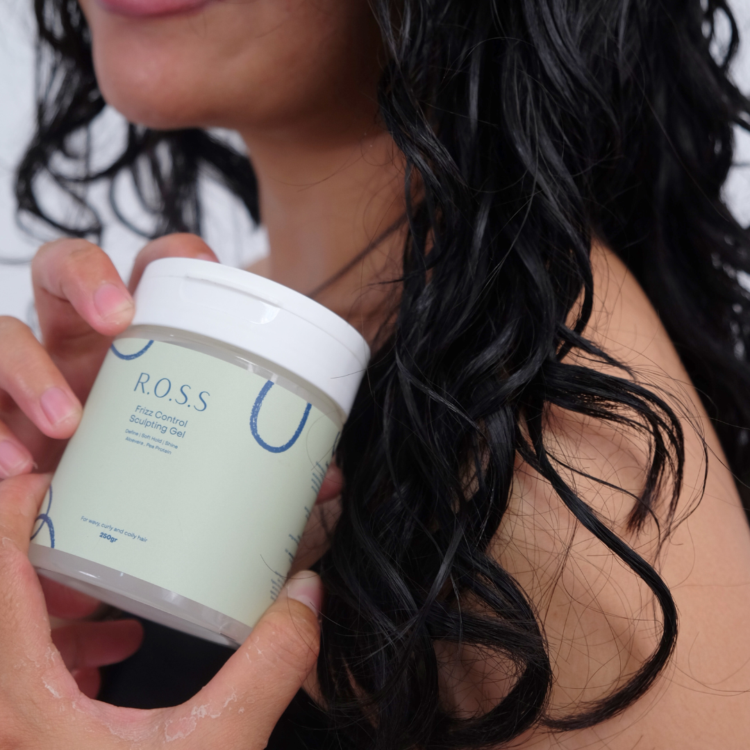 Layer dengan Frizz Control Sculpting Gel